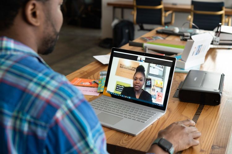 4 Benefits of Using Virtual Chat Apps for Your Business