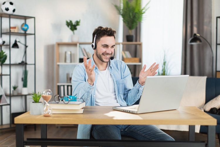 Scenarios When Video Meetings Are Better Than Phone Calls